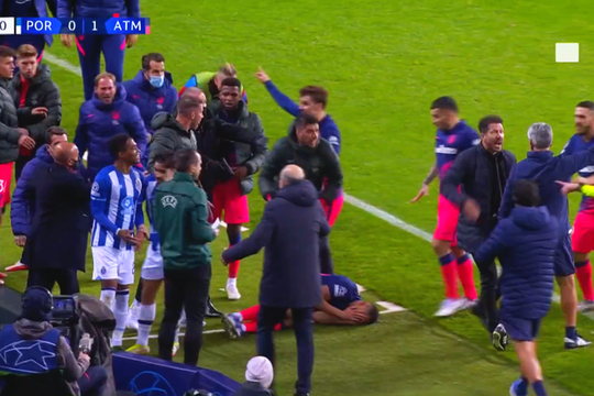 Meciul dintre FC Porto și Atletico Madrid, decisiv pentru calificarea în primăvara europeană a Ligii Campionilor, a fost marcat de mai multe incidente.