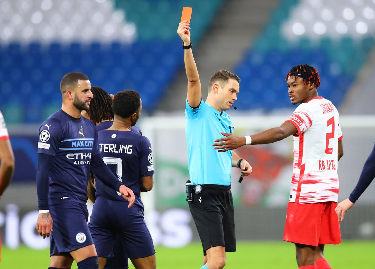 Kyle Walker, fault grosolan în Leipzig - Manchester City » Intrarea pentru care a văzut direct „roșu”!