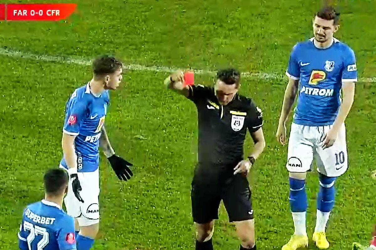 Cartonaș ROȘU în minutul 3 din Farul - CFR Cluj » Hagi a „împietrit” pe bancă