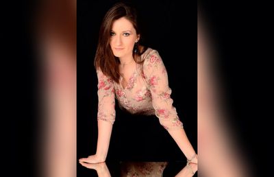 Ea e soția româncă a celui mai celebru jurnalist spaniol: transformarea incredibilă pentru care îi este recunoscător