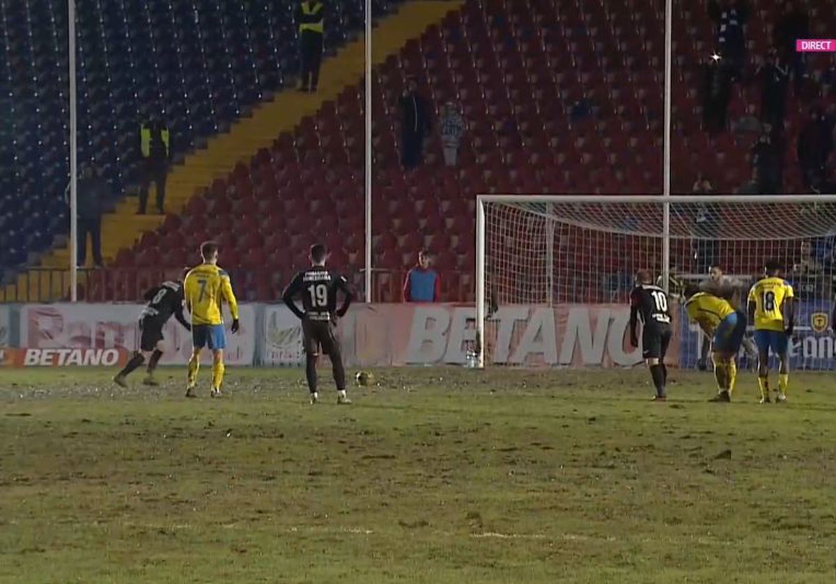 Calificarea decisă de o groapă din gazon! Moment savuros după golul decisiv din Cupa României Betano