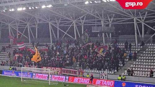 Galeria lui Dinamo s-a fărâmițat: la meciul cu Oțelul Galați, fanii „câinilor” au cântat din toate părțile arenei