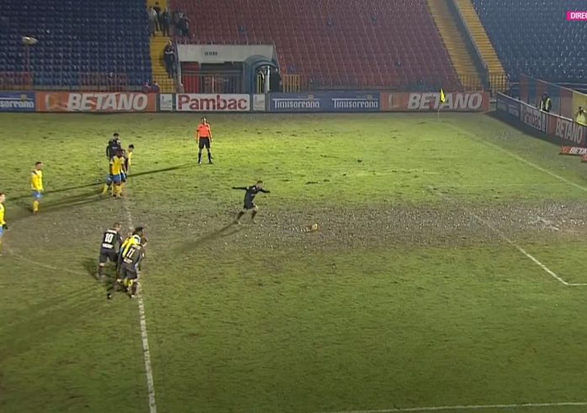 Corvinul Hunedoara, victorie în mocirlă împotriva Progresului Pecica