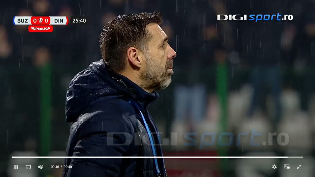 Intrarea neglijentă a lui Sivis a lăsat-o pe Dinamo cu om în minus din minutul 26 » Din camera VAR nu s-a intervenit