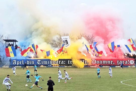 Atmosferă-manifest la un meciul Politehnicii Timișoara cu CS Avântul Periam