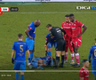 Intrarea neglijentă a lui Sivis a lăsat-o pe Dinamo cu om în minus din minutul 26 » Din camera VAR nu s-a intervenit