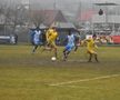 Imagini „medievale” în Moldova: fostul antrenor din Superligă, implicat în meciul jucat într-o „mlaștină” » Echipa lui a câștigat cu 7-0!