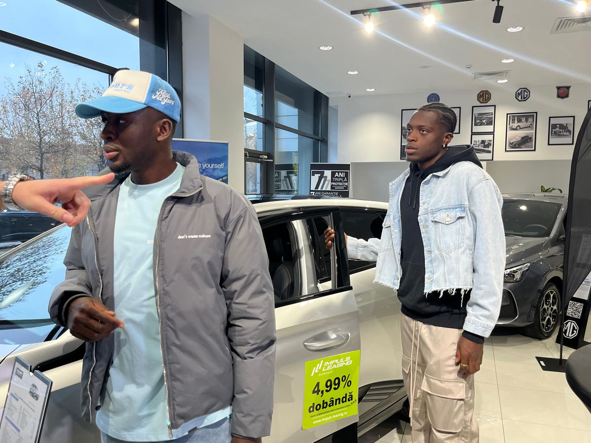 Fotbaliștii de la FCSB au testat azi noile automobile și au făcut declarații interesante: „Mă tentează cetățenia română”