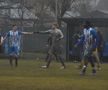 Imagini „medievale” în Moldova: fostul antrenor din Superligă, implicat în meciul jucat într-o „mlaștină” » Echipa lui a câștigat cu 7-0!