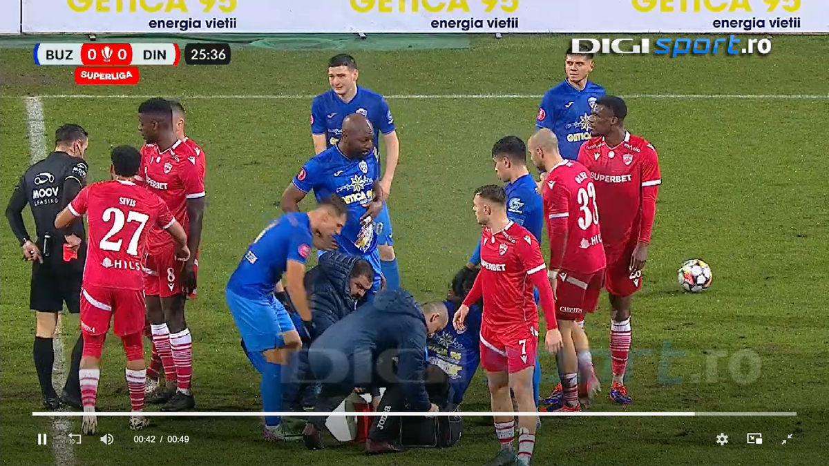 Intrarea neglijentă a lui Sivis a lăsat-o pe Dinamo cu om în minus din minutul 26 » Din camera VAR nu s-a intervenit