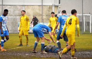 Imagini „medievale” în Moldova: fostul antrenor din Superligă, implicat în meciul jucat într-o „mlaștină” » Echipa lui a câștigat cu 7-0!