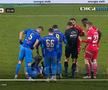 Intrarea neglijentă a lui Sivis a lăsat-o pe Dinamo cu om în minus din minutul 26 » Din camera VAR nu s-a intervenit