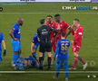 Intrarea neglijentă a lui Sivis a lăsat-o pe Dinamo cu om în minus din minutul 26 » Din camera VAR nu s-a intervenit