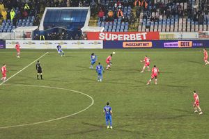 Gloria Buzău - Dinamo, partida ce îi poate duce pe „câini” pe primul loc » Teren execrabil în Crâng