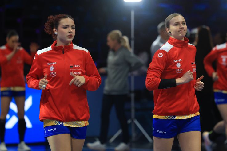 Momente de la încălzire înaintea meciului România - Elveţia FOTO: Ionuţ Iordache (GSP)