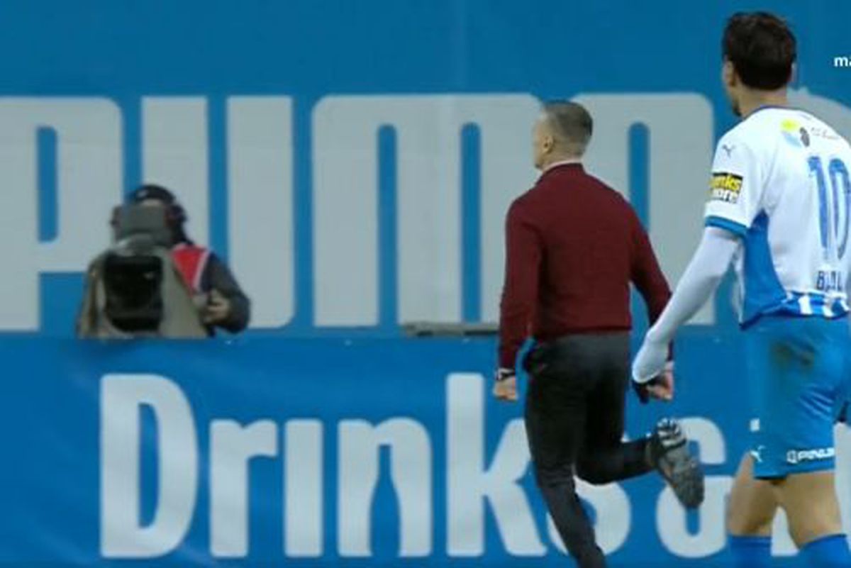 Reacția lui Daniel Pancu după golul lui Louis Munteanu în Craiova - CFR Cluj