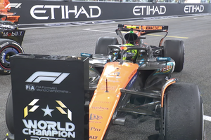 Lando Norris e noul campion mondial din Formula 1! A gestionat perfect MP din Abu Dhabi și e campion pentru 2 puncte