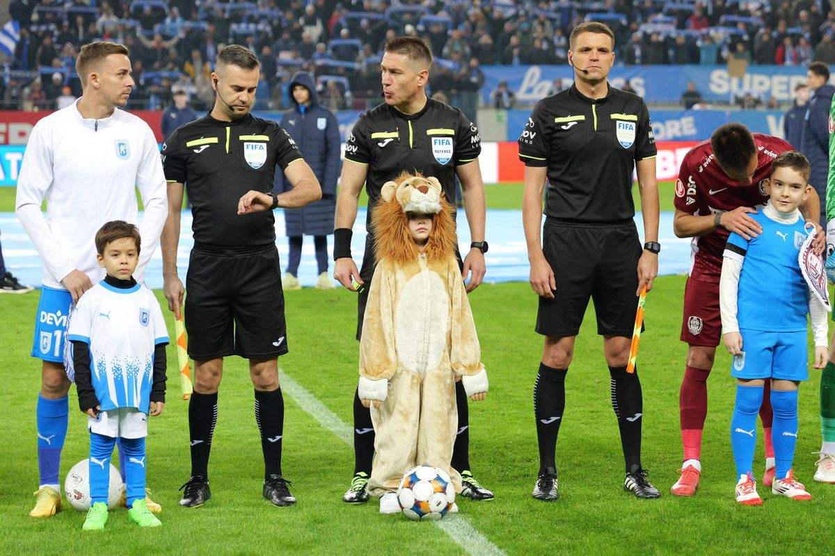 Cadou de la olteni! Universitatea Craiova s-a jucat cu ocaziile, iar CFR Cluj, cu Hindrich impresionant, obține un punct nesperat