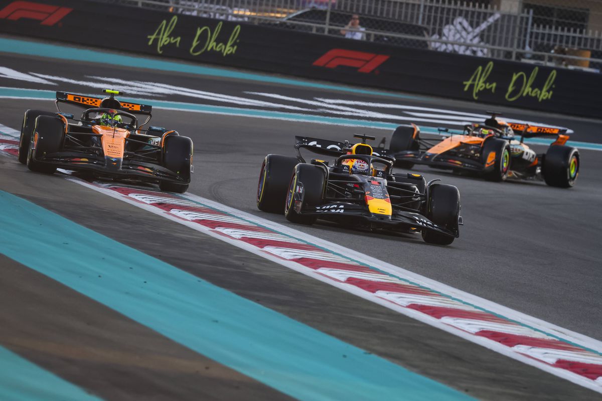 Lando Norris e noul campion mondial din Formula 1! A gestionat perfect MP din Abu Dhabi și e campion pentru 2 puncte