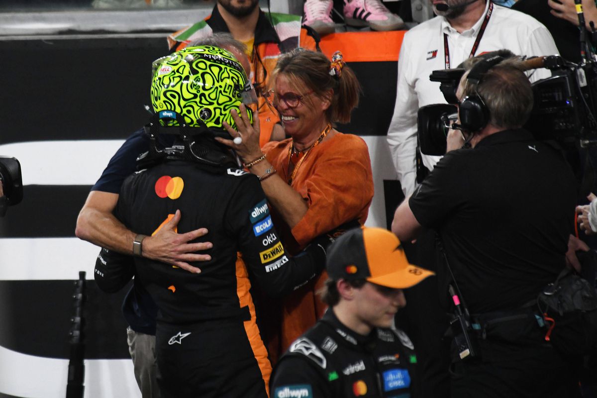 Noul campion din Formula 1 a petrecut până în zori alături de iubită » Suma uriașă pe care Lando Norris a lăsat-o la masă