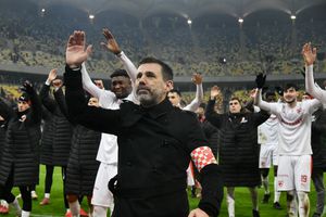 Cu dedicație pentru Zeljko Kopic. Mesaj scris în croată la Derby de România