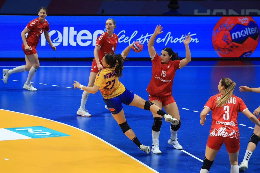Lorena Ostase în Elveția - România / FOTO: Ionuț Iordache (GSP.ro) România încheie în forță Campionatul Mondial: recital cu Elveția! » Obiectiv ÎNDEPLINIT: clasamentul final al grupei principale