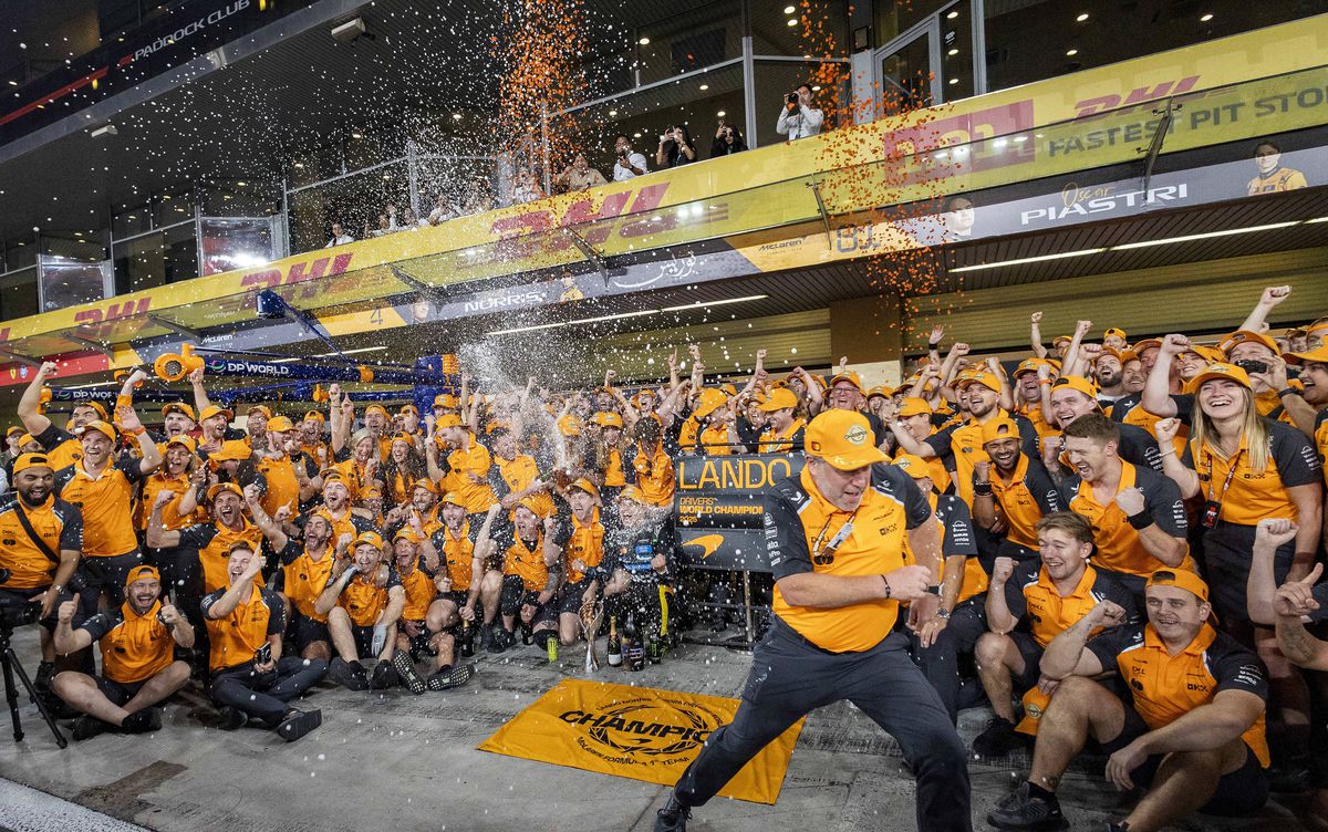 Noul campion din Formula 1 a petrecut până în zori alături de iubită » Suma uriașă pe care Lando Norris a lăsat-o la masă