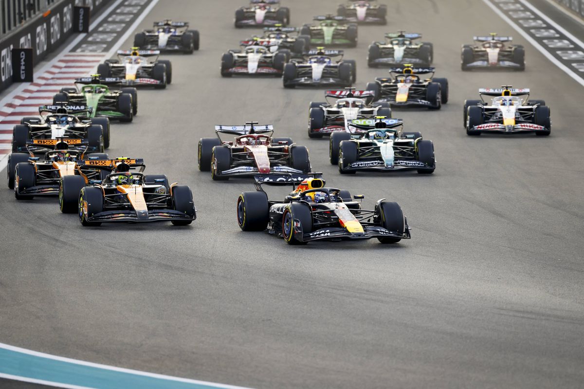 Lando Norris e noul campion mondial din Formula 1! A gestionat perfect MP din Abu Dhabi și e campion pentru 2 puncte