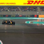 Când îl vede pe Norris atacând pe interior, trage de volan spre stânga...