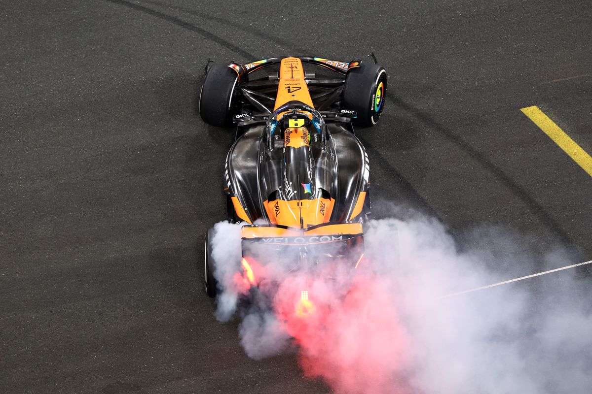 Noul campion din Formula 1 a petrecut până în zori alături de iubită » Suma uriașă pe care Lando Norris a lăsat-o la masă