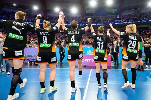 Pentru prima dată în ISTORIE! Ce s-a întâmplat sâmbătă seara la Campionatul Mondial de handbal feminin