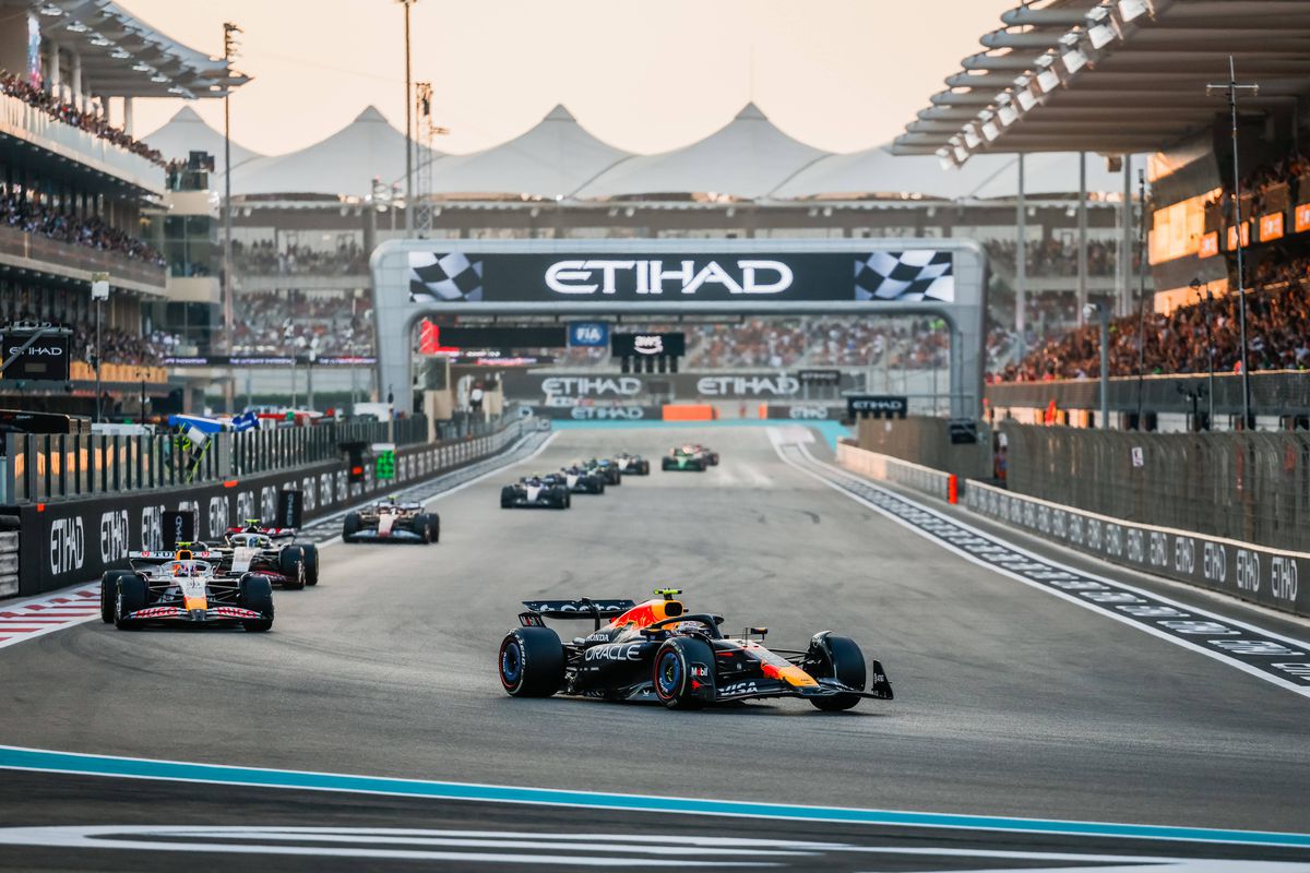 Lando Norris e noul campion mondial din Formula 1! A gestionat perfect MP din Abu Dhabi și e campion pentru 2 puncte