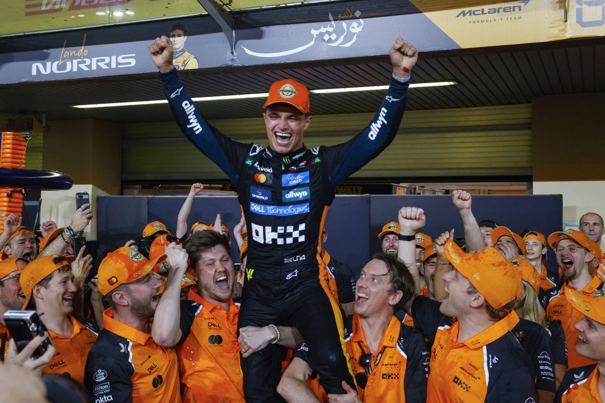 Noul campion din Formula 1 a petrecut până în zori alături de iubită » Suma uriașă pe care Lando Norris a lăsat-o la masă