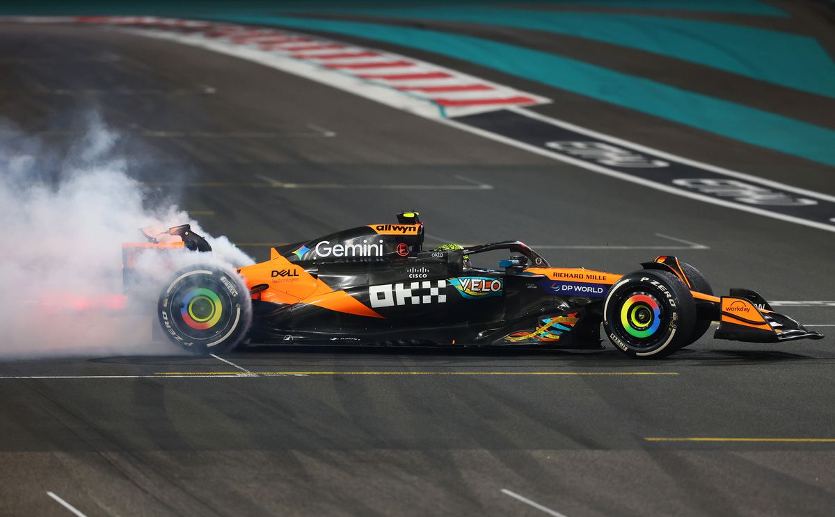 Noul campion din Formula 1 a petrecut până în zori alături de iubită » Suma uriașă pe care Lando Norris a lăsat-o la masă