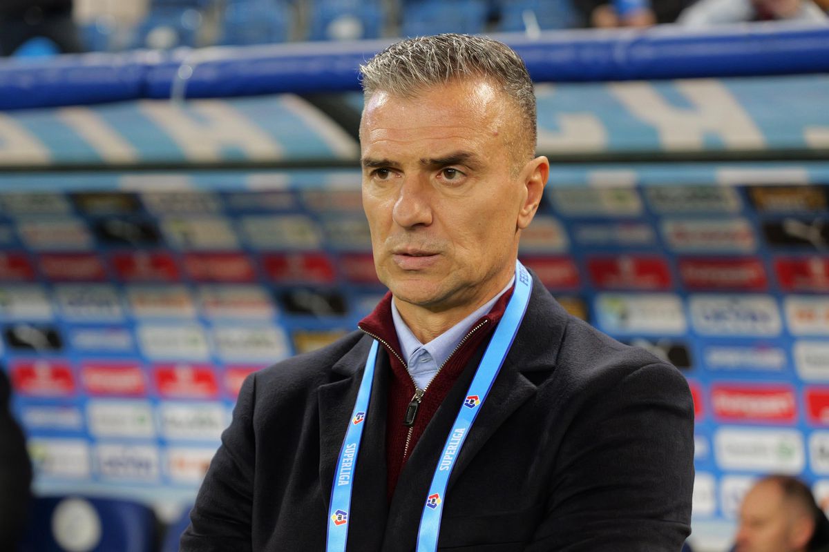 Cadou de la olteni! Universitatea Craiova s-a jucat cu ocaziile, iar CFR Cluj, cu Hindrich impresionant, obține un punct nesperat