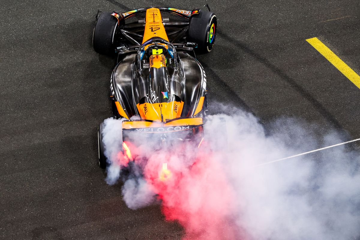 Noul campion din Formula 1 a petrecut până în zori alături de iubită » Suma uriașă pe care Lando Norris a lăsat-o la masă