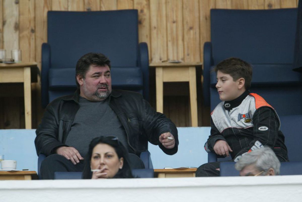 VIDEO EXCLUSIV Cum a încercat Dumitru Sechelariu să-și umilească antrenorul după două sticle de whisky + răzbunarea acestuia: „Au curaj ăștia de azi să-i facă așa lui Becali?”