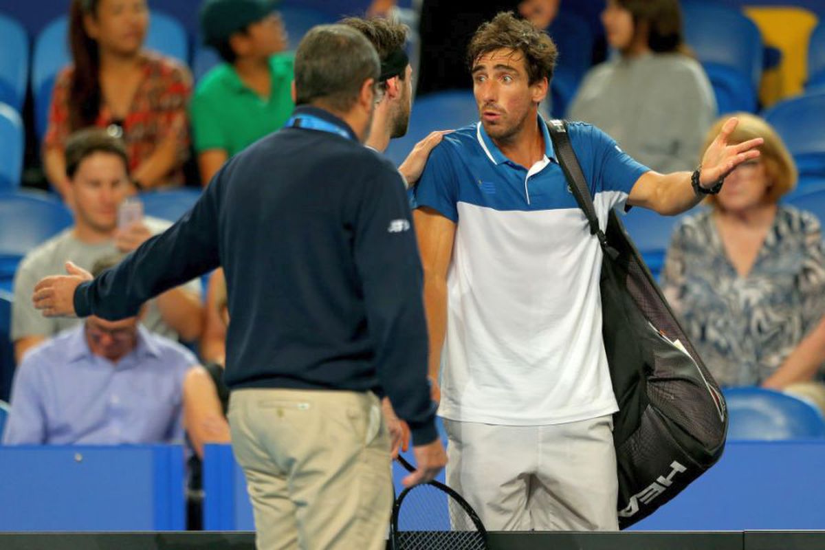 VIDEO+FOTO Nicio zi fără scandal la ATP Cup » Cuevas și-a ieșit din minți: „Du-te dracu', prostule! Cheamă poliția, cheamă Baywatch-ul din Australia”