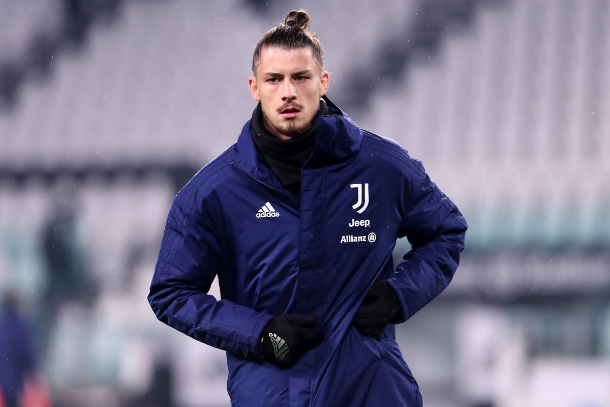 Italienii anunță ce se întâmplă cu Radu Drăgușin! Detalii despre negocierile cu Juventus