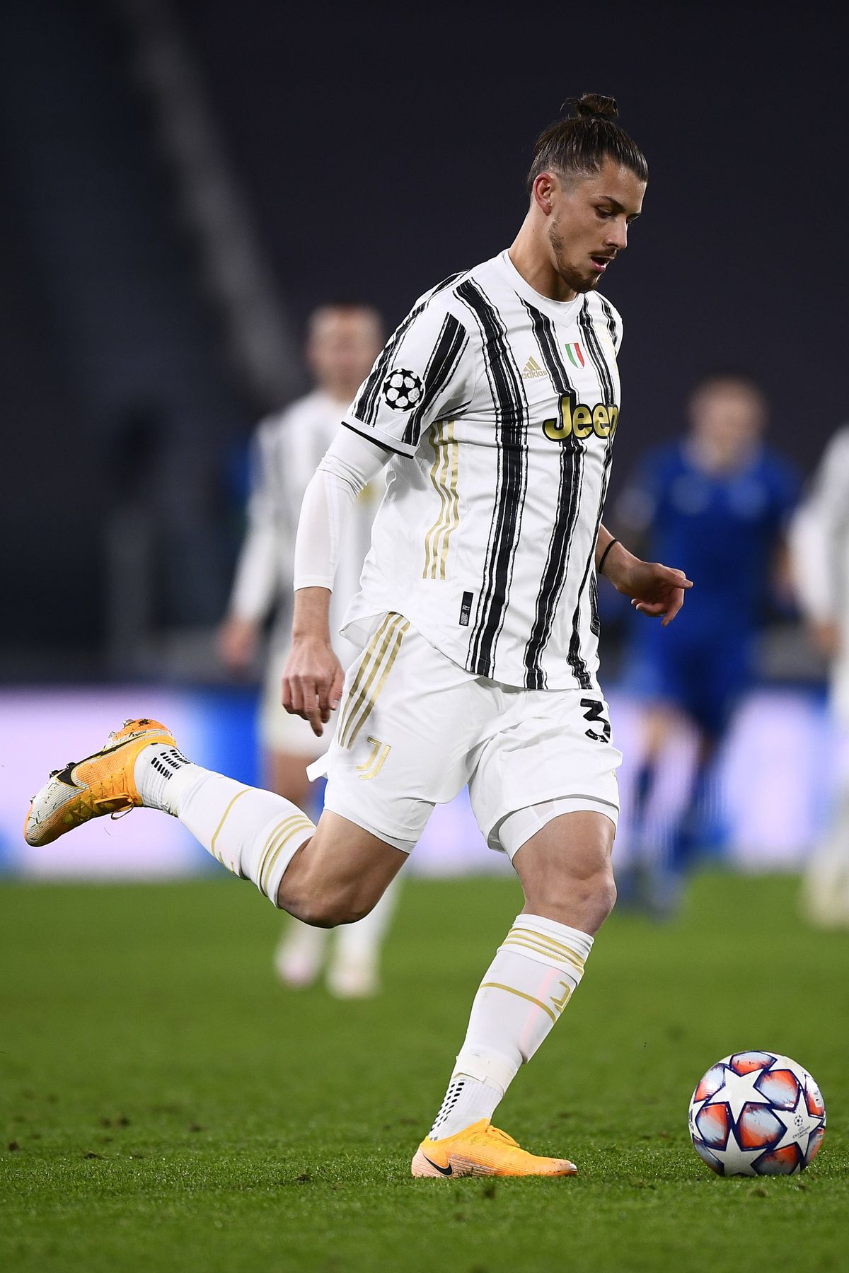 Italienii anunță ce se întâmplă cu Radu Drăgușin! Detalii despre negocierile cu Juventus