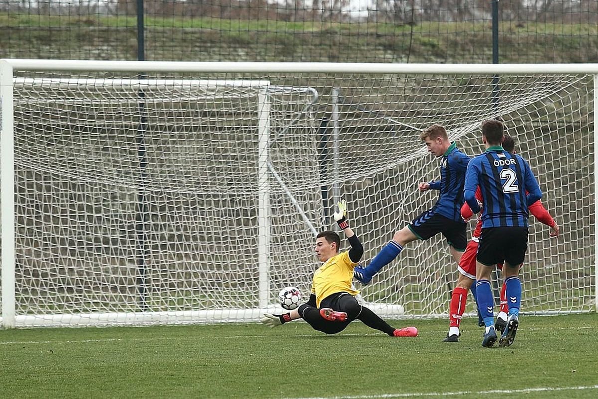 FOTO AMICAL SZEGED - UTA 0-3