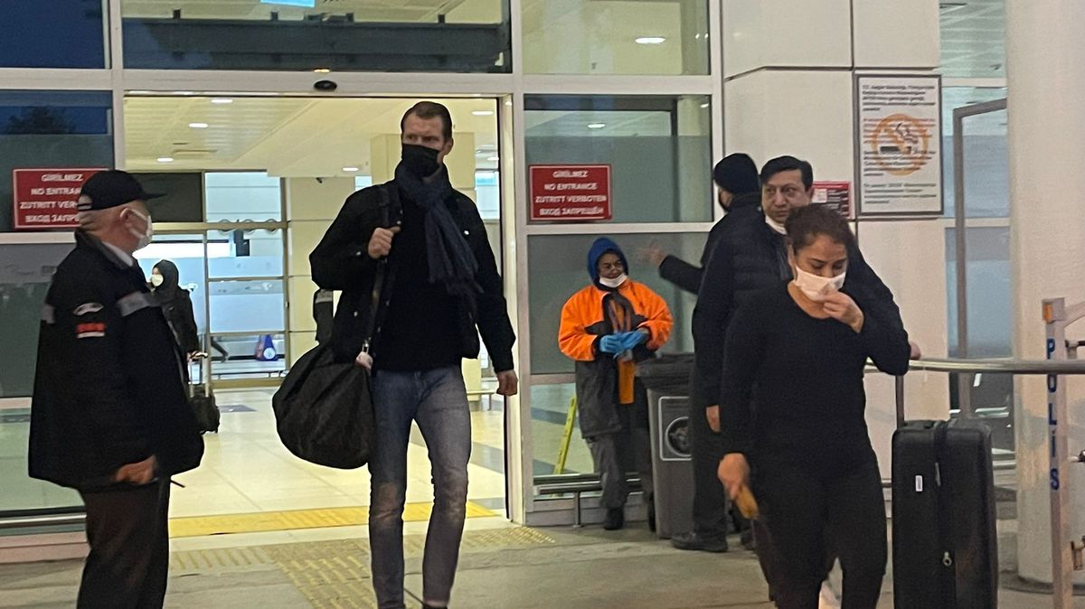 Arlauskis a ajuns în Antalya și merge direct în cantonamentul unei echipe de play-off: „Ne vedem pe teren!”