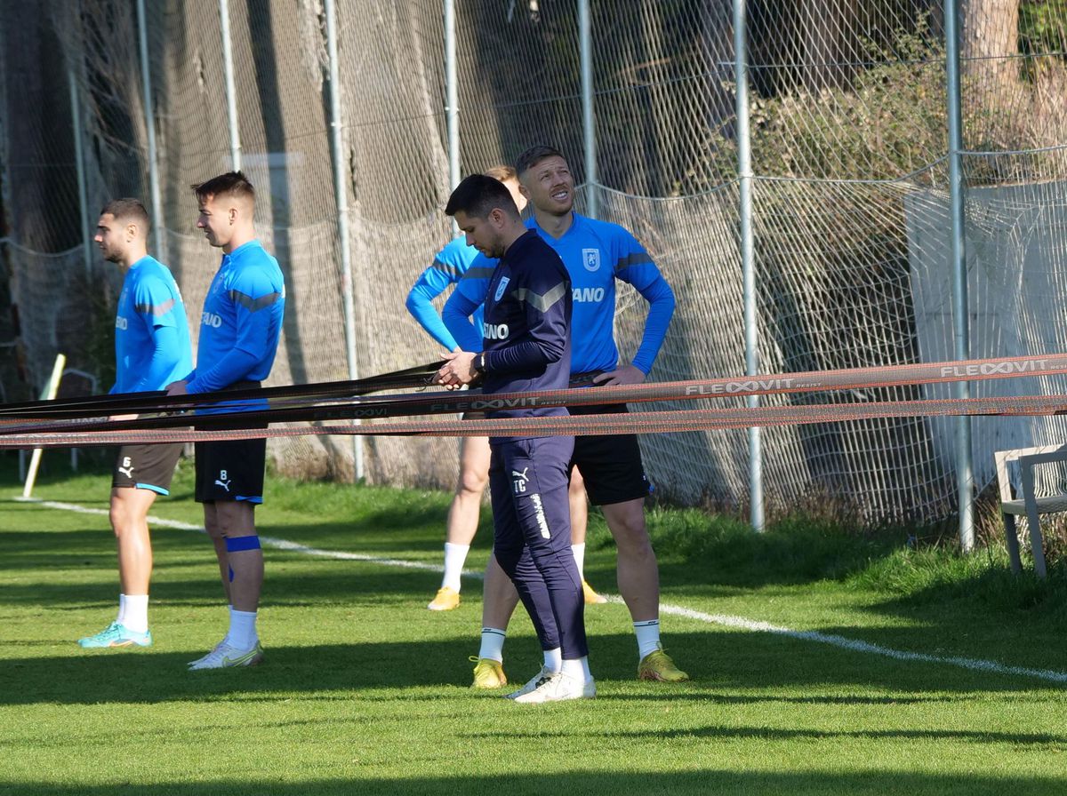 Jucătorii de la Universitatea Craiova trag tare » Cum arată antrenamentele lui Neagoe + Ce jucător va lipsi 2 luni