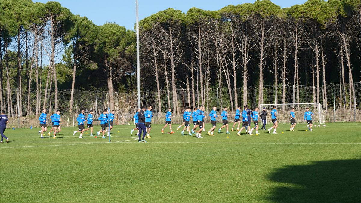 Jucătorii de la Universitatea Craiova trag tare » Cum arată antrenamentele lui Neagoe + Ce jucător va lipsi 2 luni