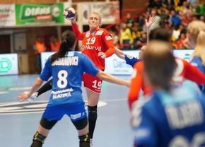 SCM Rm. Vâlcea - Praktiker-Vac 40-30 » Debut perfect în EHF European League pentru românce