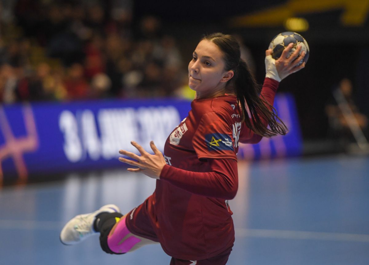 Hipnotizant! Până și jucătoarele lui Buducnost au aplaudat fanii Rapidului, deși au pierdut la 10 goluri