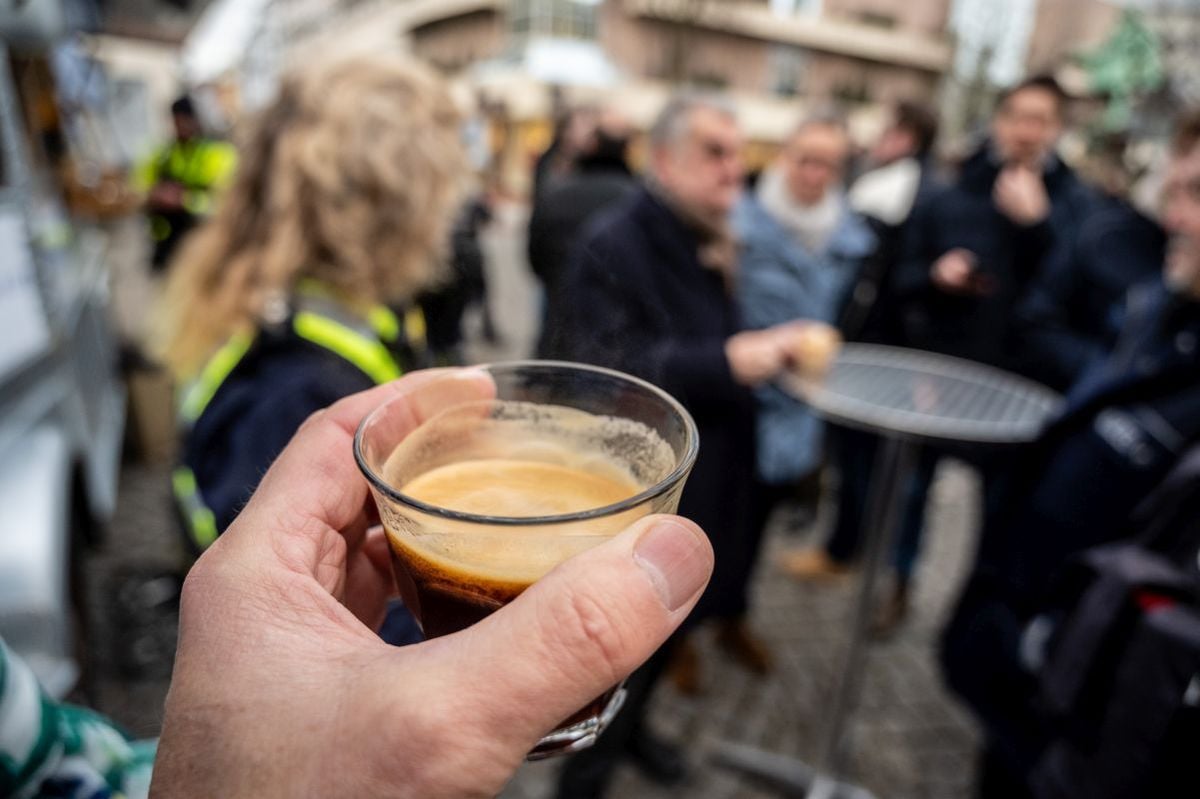 Cafea sau ceai dimineața, ce băutură e mai sănătoasă? Washington Post publică un studiu amplu: de la diabet, la cancer