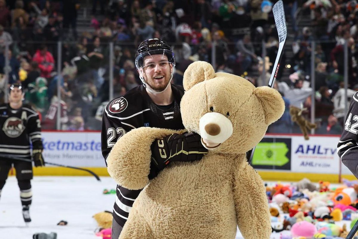 Hershey Bears - numar record de jucarii de plus