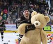 74.599 de jucării de pluș au fost aruncate la un meci de hochei al celor de la Hershey Bears