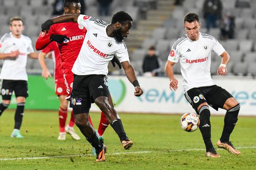 Universitatea Cluj a anunțat despărțirea de atacantul Elvis Manu (30 de ani). foto: Imago